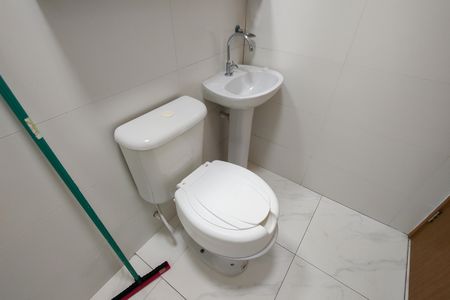 Apartamento para alugar com 46m², 2 quartos e 1 vaga Apartamento para alugar com 46m², 2 quartos e 1 vagaBanheiro