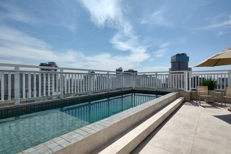 Apartamento para alugar com 46m², 2 quartos e 1 vaga Apartamento para alugar com 46m², 2 quartos e 1 vagaÁrea comum - Piscina
