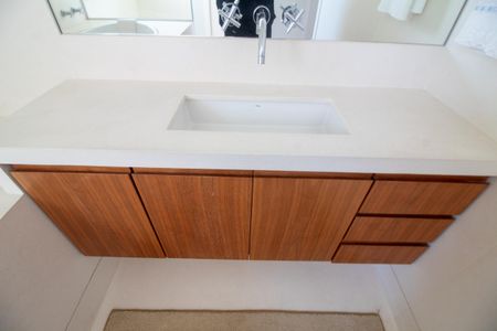 Apartamento à venda com 299m², 5 quartos e 5 vagasBanheiro da Suíte 4