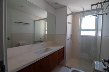 Apartamento à venda com 299m², 5 quartos e 5 vagasBanheiro da Suíte 1