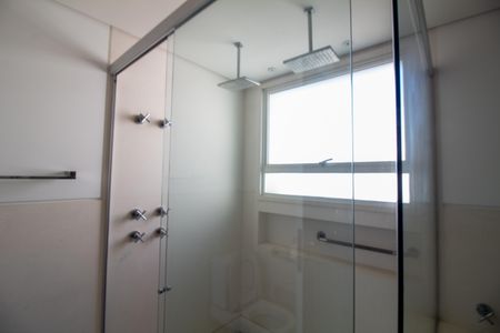 Apartamento à venda com 299m², 5 quartos e 5 vagasBanheiro da Suíte 4