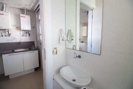 Apartamento à venda com 299m², 5 quartos e 5 vagasBanheiro de Serviço