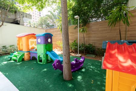 Apartamento à venda com 61m², 2 quartos e 2 vagasÁrea comum - Playground