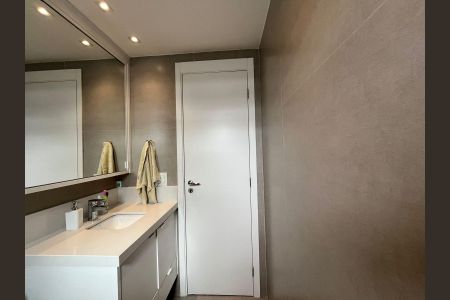 Apartamento à venda com 173m², 3 quartos e 3 vagasBanheiro da Suíte 2