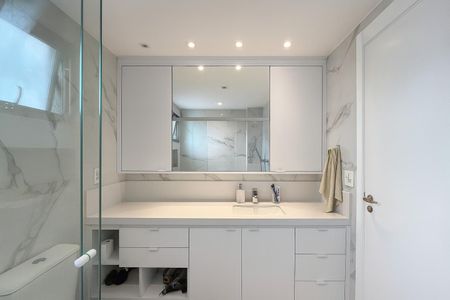 Apartamento à venda com 173m², 3 quartos e 3 vagasBanheiro da Suíte 1