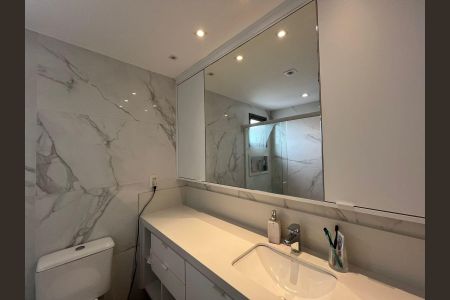 Apartamento à venda com 173m², 3 quartos e 3 vagasBanheiro da Suíte 1