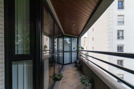 Apartamento à venda com 215m², 3 quartos e 4 vagasVaranda