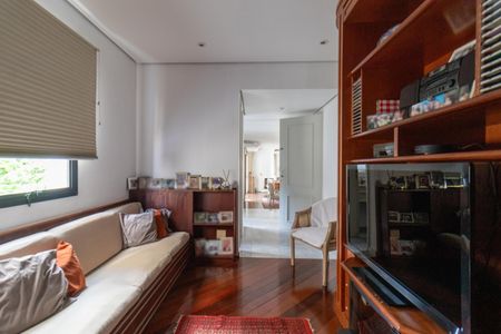 Apartamento à venda com 215m², 3 quartos e 4 vagasSala de TV