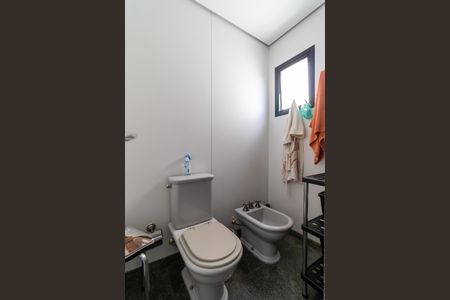 Apartamento à venda com 215m², 3 quartos e 4 vagasBanheiro da Suíte 1