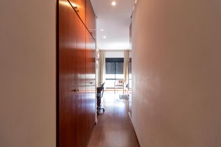 Apartamento à venda com 215m², 3 quartos e 4 vagasSuíte 2