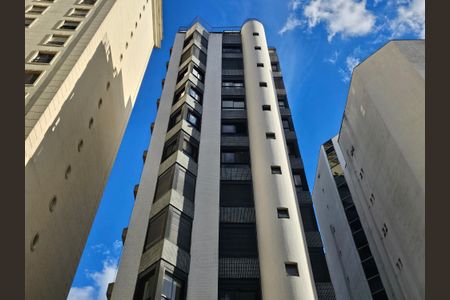 Apartamento à venda com 215m², 3 quartos e 4 vagasFachada