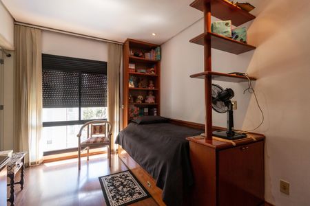 Apartamento à venda com 215m², 3 quartos e 4 vagasSuíte 2