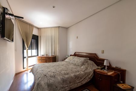 Apartamento à venda com 215m², 3 quartos e 4 vagasSuíte 1