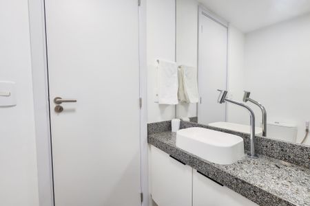 Apartamento para alugar com 38m², 1 quarto e sem vaga Apartamento para alugar com 38m², 1 quarto e sem vagaBanheiro