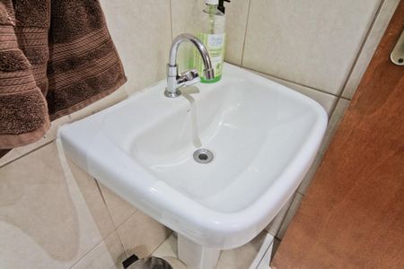 Casa à venda com 530m², 5 quartos e 7 vagas Casa à venda com 530m², 5 quartos e 7 vagasCasa 2 - Banheiro