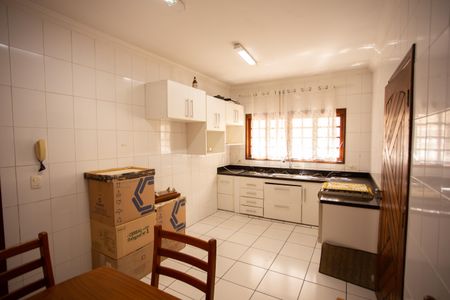 Casa à venda com 530m², 5 quartos e 7 vagas Casa à venda com 530m², 5 quartos e 7 vagasCozinha