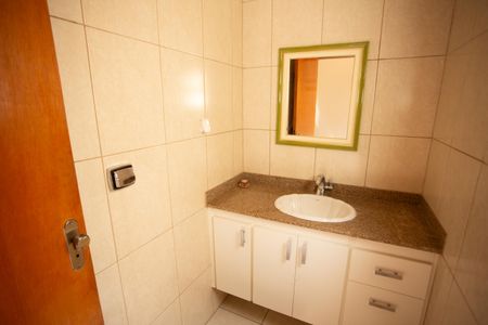 Casa à venda com 530m², 5 quartos e 7 vagas Casa à venda com 530m², 5 quartos e 7 vagasBanheiro Suíte 3