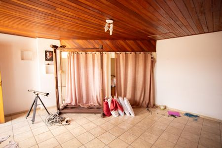 Casa à venda com 530m², 5 quartos e 7 vagas Casa à venda com 530m², 5 quartos e 7 vagasSótão