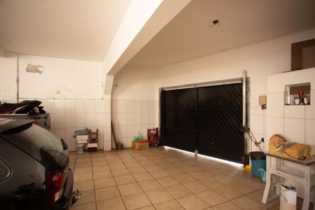 Casa à venda com 530m², 5 quartos e 7 vagas Casa à venda com 530m², 5 quartos e 7 vagasGaragem