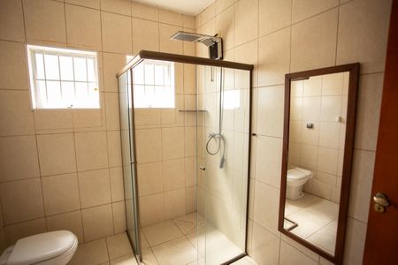 Casa à venda com 530m², 5 quartos e 7 vagas Casa à venda com 530m², 5 quartos e 7 vagasBanheiro Suíte 3