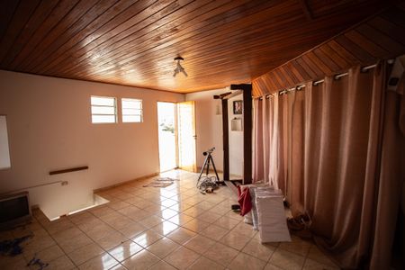 Casa à venda com 530m², 5 quartos e 7 vagas Casa à venda com 530m², 5 quartos e 7 vagasSótão