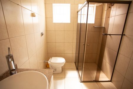 Casa à venda com 530m², 5 quartos e 7 vagas Casa à venda com 530m², 5 quartos e 7 vagasBanheiro da Suíte 1