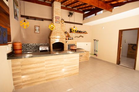 Casa à venda com 530m², 5 quartos e 7 vagas Casa à venda com 530m², 5 quartos e 7 vagasChurrasqueira