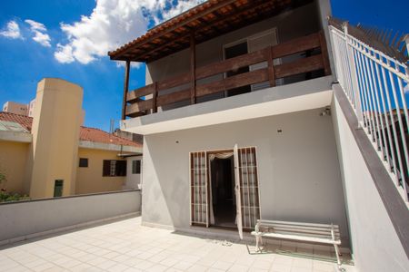 Casa à venda com 530m², 5 quartos e 7 vagas Casa à venda com 530m², 5 quartos e 7 vagasTerraço