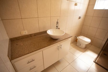 Casa à venda com 530m², 5 quartos e 7 vagas Casa à venda com 530m², 5 quartos e 7 vagasBanheiro da Suíte 1