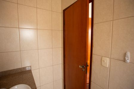 Casa à venda com 530m², 5 quartos e 7 vagas Casa à venda com 530m², 5 quartos e 7 vagasBanheiro da Suíte 2