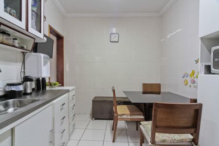 Casa à venda com 530m², 5 quartos e 7 vagas Casa à venda com 530m², 5 quartos e 7 vagasCasa 2 - Cozinha
