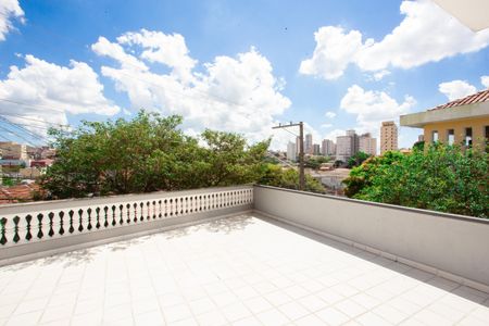 Casa à venda com 530m², 5 quartos e 7 vagas Casa à venda com 530m², 5 quartos e 7 vagasTerraço