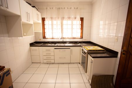 Casa à venda com 530m², 5 quartos e 7 vagas Casa à venda com 530m², 5 quartos e 7 vagasCozinha