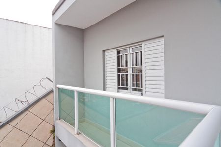 Casa à venda com 530m², 5 quartos e 7 vagas Casa à venda com 530m², 5 quartos e 7 vagasCasa 2 - Varanda