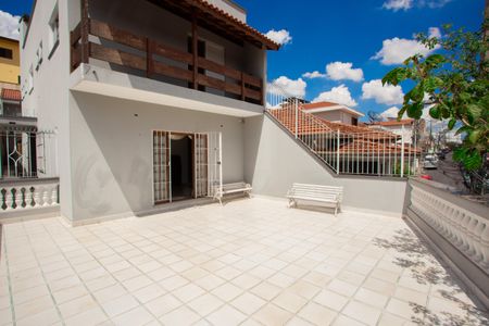 Casa à venda com 530m², 5 quartos e 7 vagas Casa à venda com 530m², 5 quartos e 7 vagasTerraço