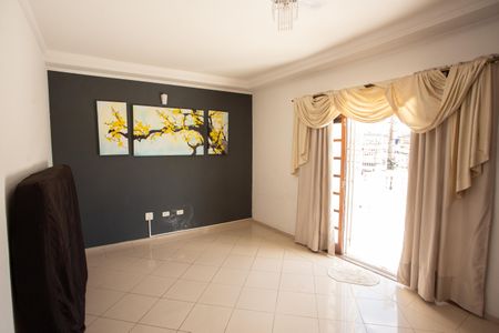 Casa à venda com 530m², 5 quartos e 7 vagas Casa à venda com 530m², 5 quartos e 7 vagasSala de TV