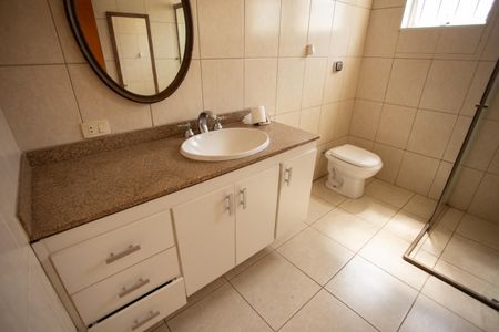 Casa à venda com 530m², 5 quartos e 7 vagas Casa à venda com 530m², 5 quartos e 7 vagasBanheiro Suíte 3