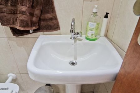 Casa à venda com 530m², 5 quartos e 7 vagas Casa à venda com 530m², 5 quartos e 7 vagasCasa 2 - Banheiro