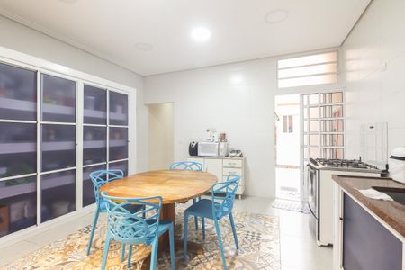 Casa à venda com 195m², 4 quartos e 2 vagasCozinha