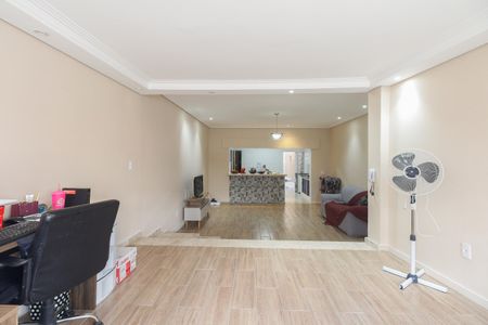 Casa à venda com 195m², 4 quartos e 2 vagasSala