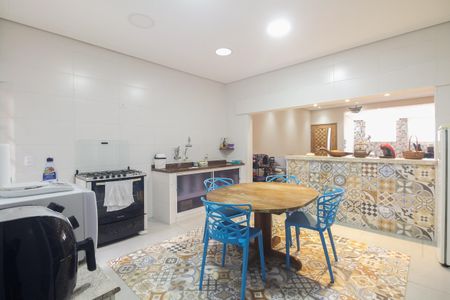 Casa à venda com 195m², 4 quartos e 2 vagasCozinha