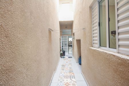 Casa à venda com 195m², 4 quartos e 2 vagasQuintal e Corredor de Acesso