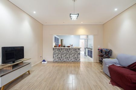 Casa à venda com 195m², 4 quartos e 2 vagasSala