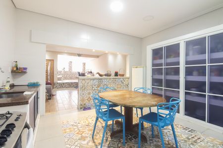 Casa à venda com 195m², 4 quartos e 2 vagasCozinha