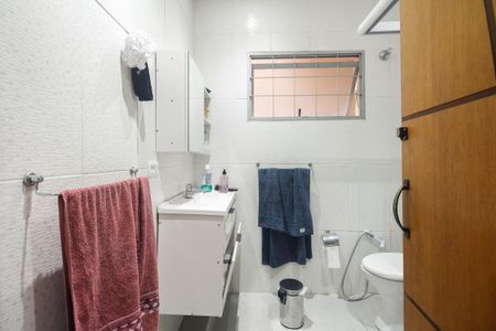 Casa à venda com 195m², 4 quartos e 2 vagasBanheiro 1