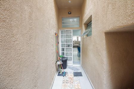 Casa à venda com 195m², 4 quartos e 2 vagasQuintal e Corredor de Acesso