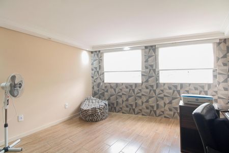 Casa à venda com 195m², 4 quartos e 2 vagasSala