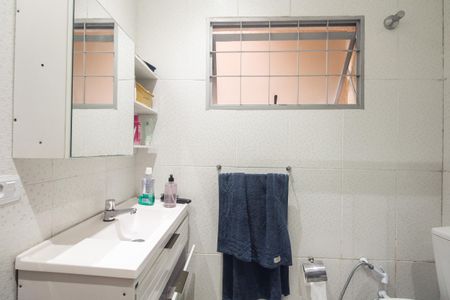 Casa à venda com 195m², 4 quartos e 2 vagasBanheiro 1