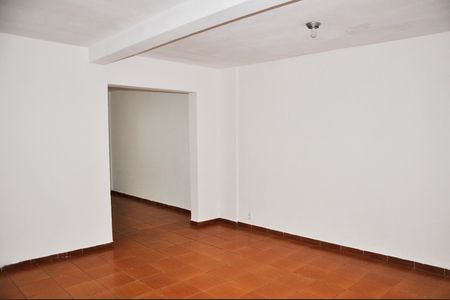 Casa para alugar com 192m², 2 quartos e sem vaga Casa para alugar com 192m², 2 quartos e sem vagaSala