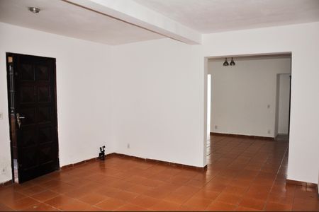 Casa para alugar com 192m², 2 quartos e sem vaga Casa para alugar com 192m², 2 quartos e sem vagaSala